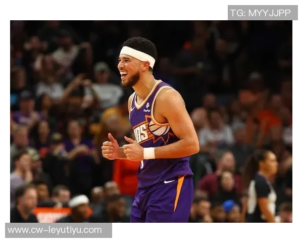 布克半场表现分析：进攻欲望强烈却命中率低贡献15分4板3助正负值高达22